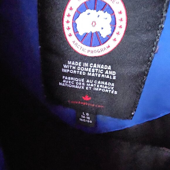 Cobalt Blue Canada Goose Youth Parka Large. - Picture 4 of 6